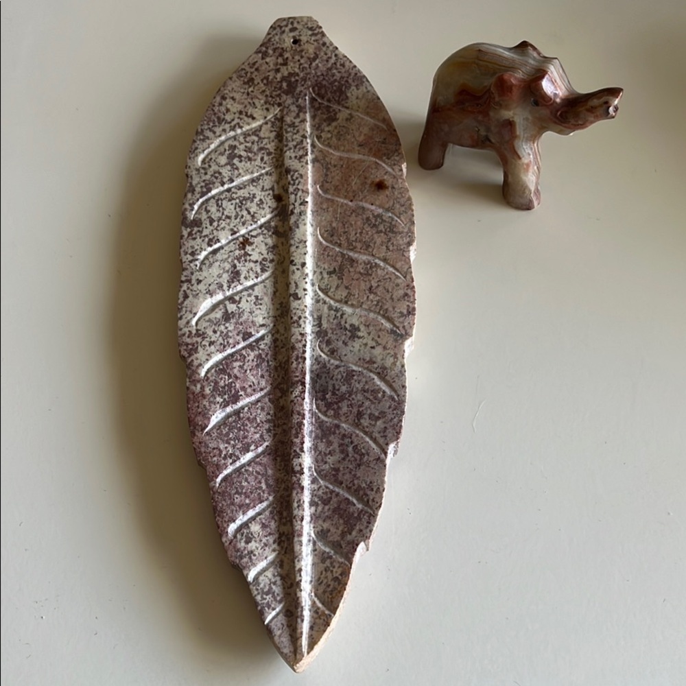 Marble leaf-shaped incense holder + elephant figurine